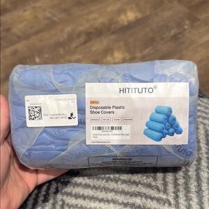 🌙 B19 - 100pc disposable plastic shoe covers